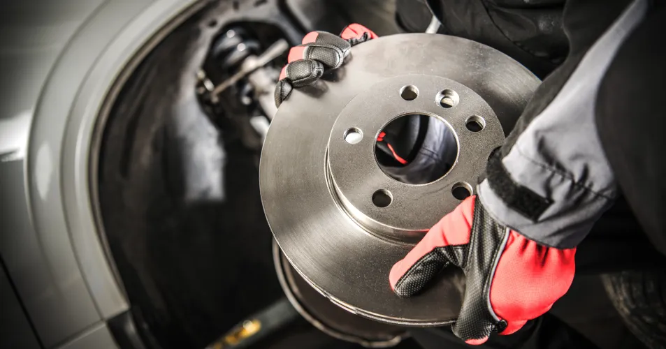 Car brake disc replacement service in UAE at TyresCart