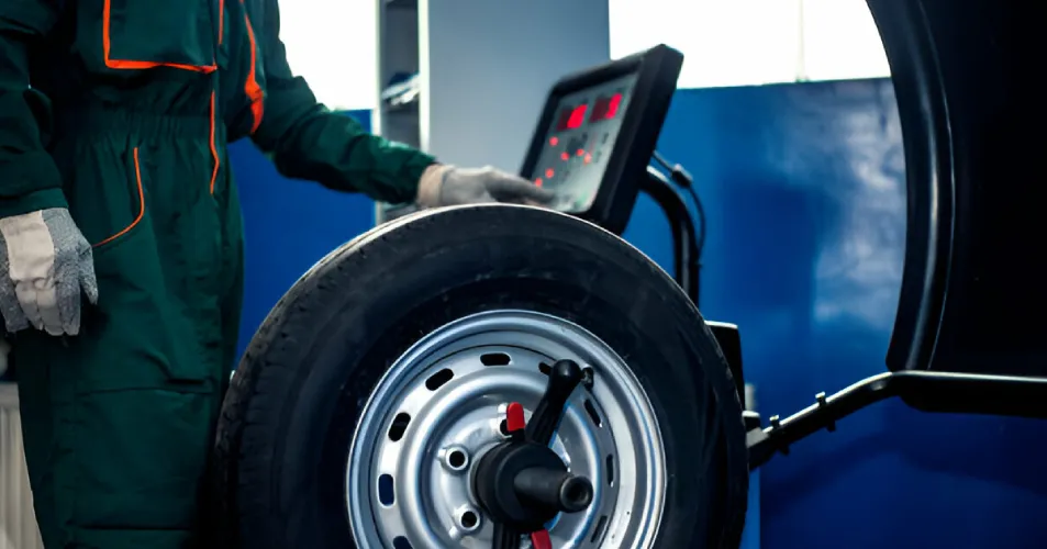 Check car wheel balancing online in UAE tyre shop