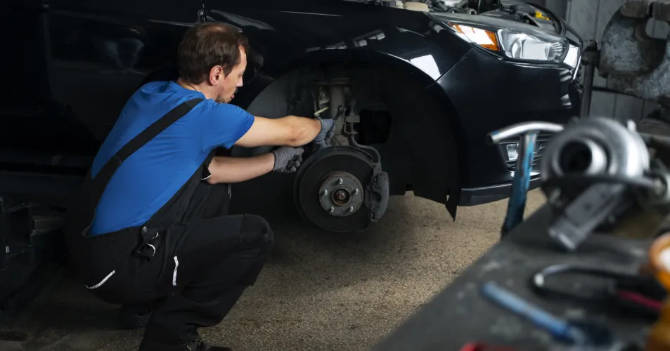 Expert car brake repair and replacement service in UAE