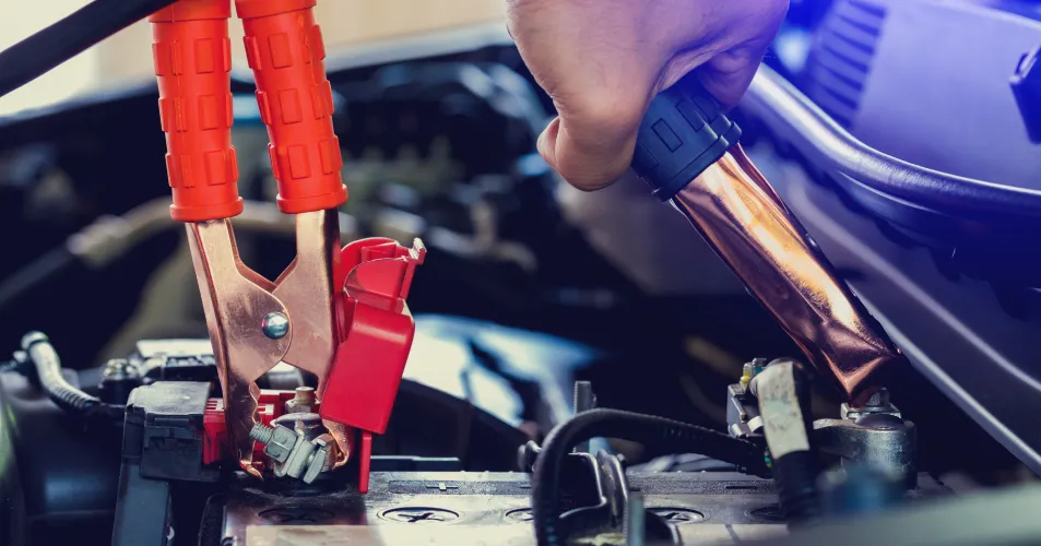 Get Car Battery Re-Charging Service in UAE at TyresCart