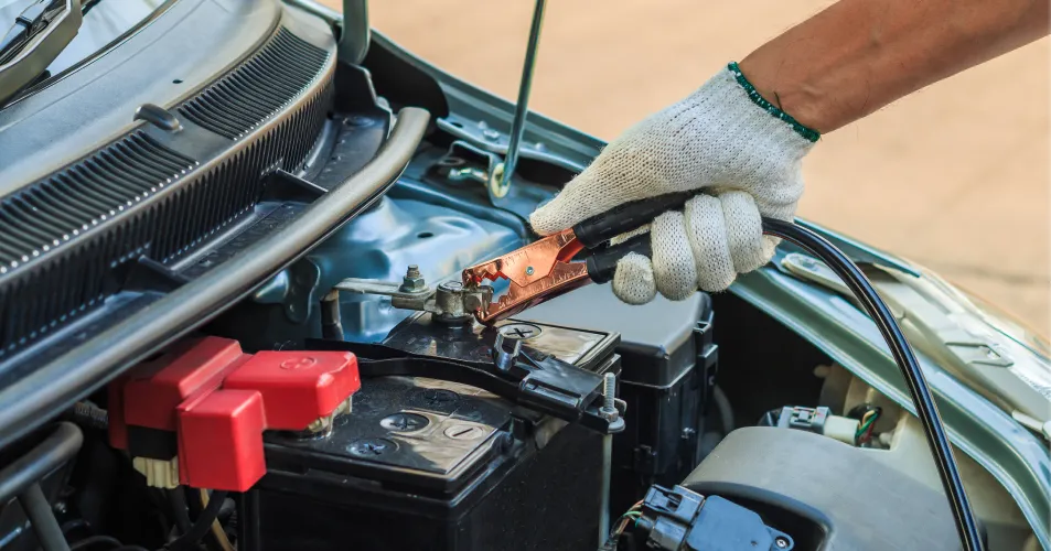 Reliable Car Battery Jumpstart Service in UAE by TyresCart