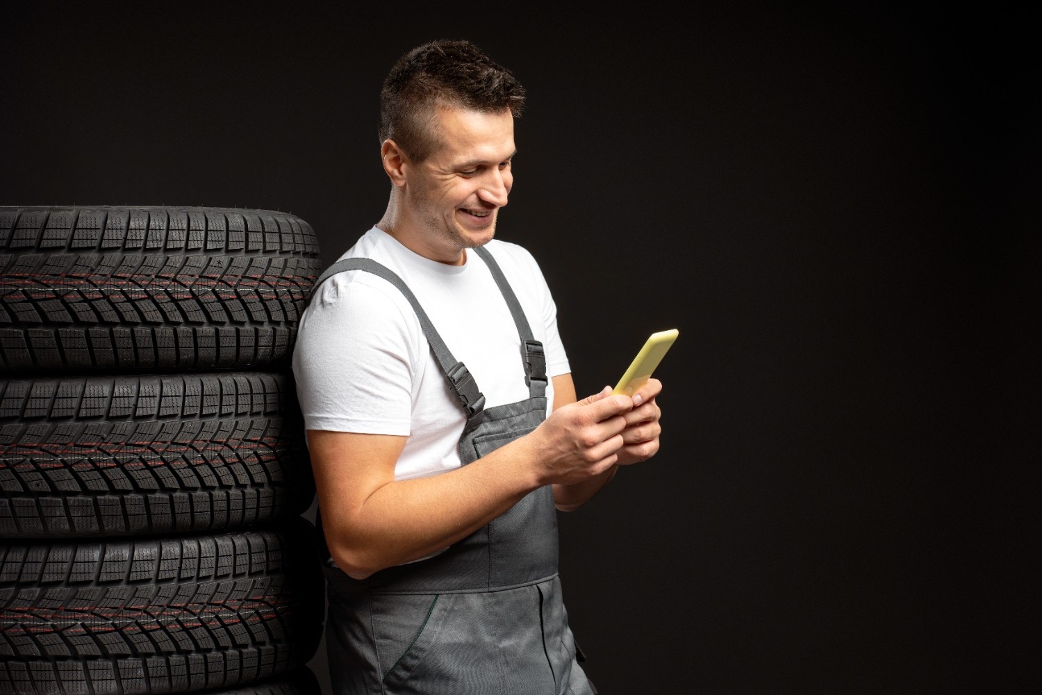 Why More UAE Drivers Are Switching to Online Tyre Shopping Instead of Visiting Local Shops?