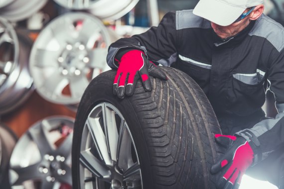 Maintaining your Car Tyres in Dubai's Hot Climate: Tips and Tricks