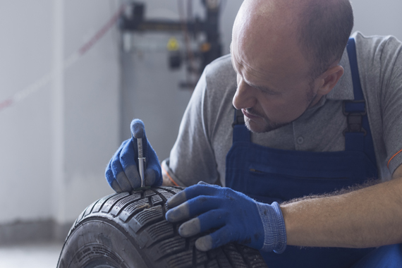 Top 5 Signs That Signal Your Car Tyre Is Worn Out